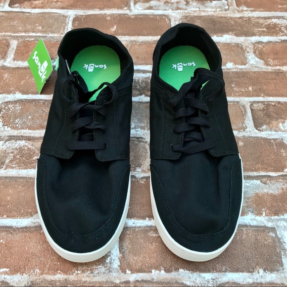 sanuk shoes with laces